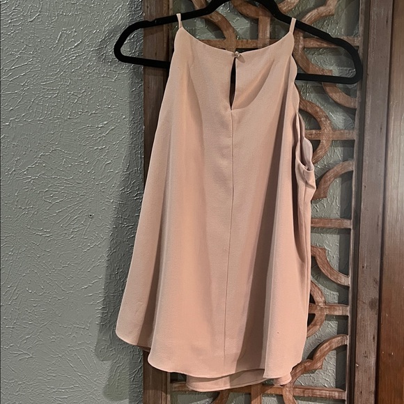 Scalloped style tank top - Picture 2 of 2